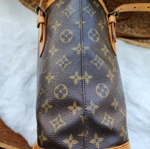 LV Monogram PM Bucket Bag - Picture 6 of 16